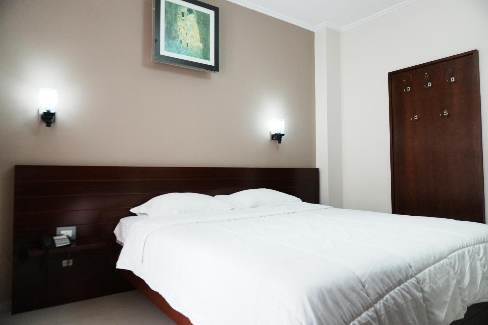 סרנדה Hotel Mediterrane מראה חיצוני תמונה
