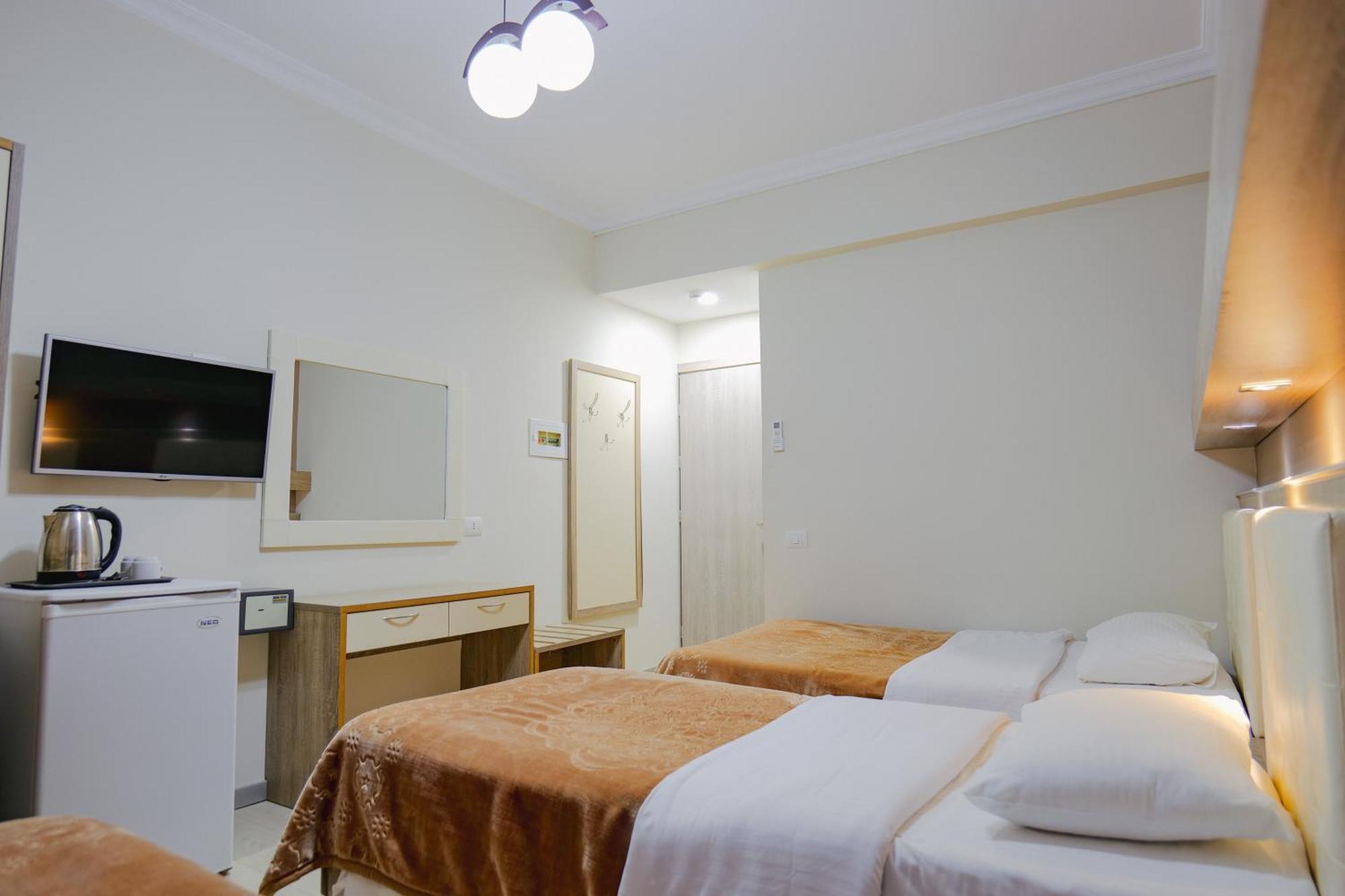 סרנדה Hotel Mediterrane מראה חיצוני תמונה